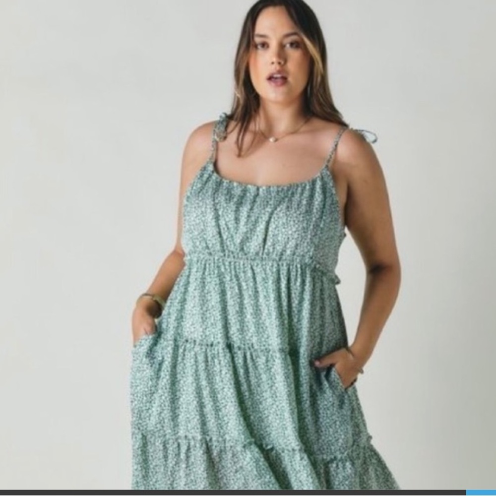 Davi & Dani Ditsy Ruffle Tier Green Print Dress Sz Lg